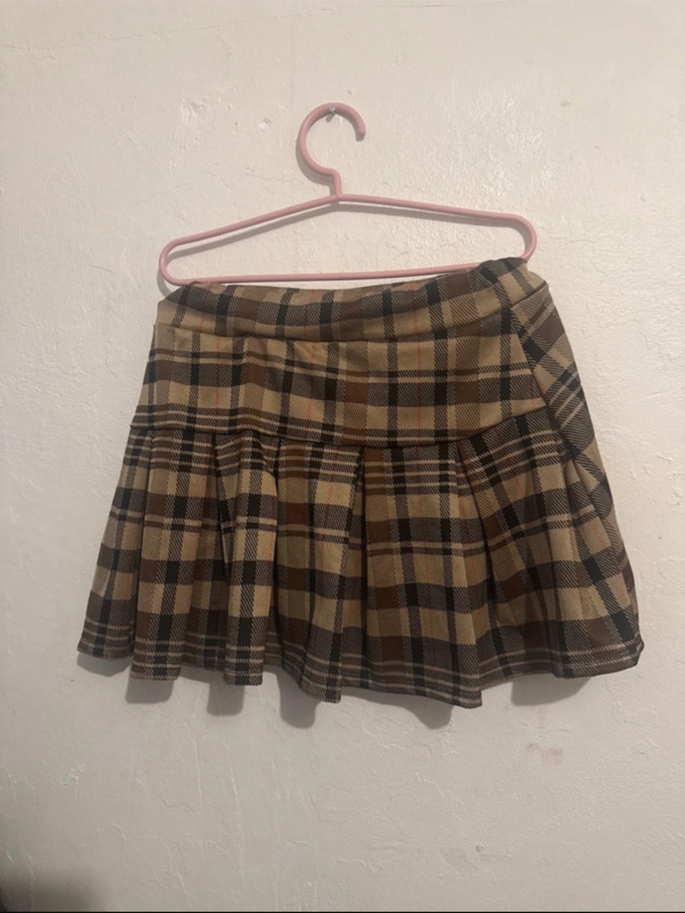 Rainbow Plaid Pleated Midi Skirt in Tan and Black